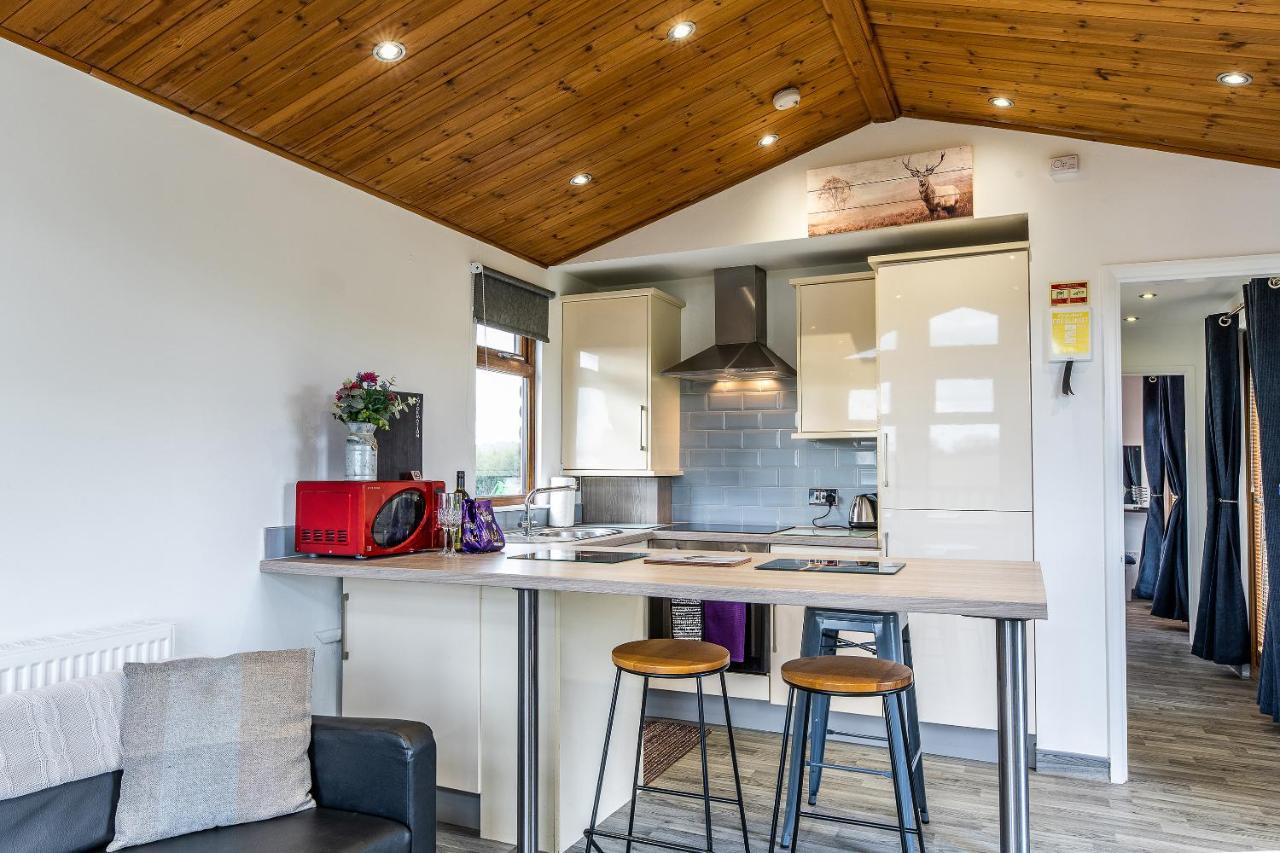 Fairview Farm Holiday Accommodation 14 Luxury Lodges, Cabins, Dog Friendly, Suitable For Couples, Families And Groups, Wedding Guests , Corporate Events, Sleeps 2-65 Guests In Ravenshead, Nottingham Near Sherwood Forest, Set In 88 Acres Екстер'єр фото