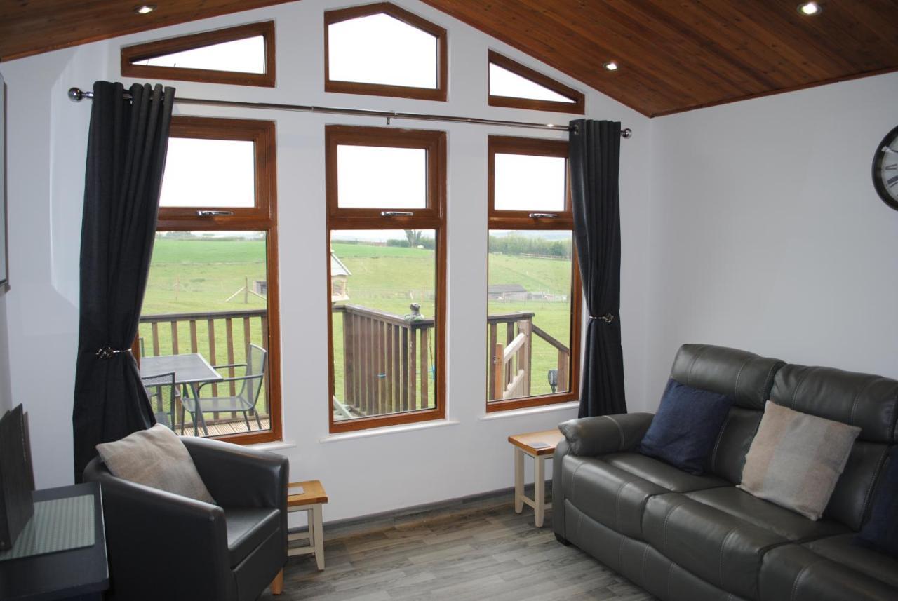Fairview Farm Holiday Accommodation 14 Luxury Lodges, Cabins, Dog Friendly, Suitable For Couples, Families And Groups, Wedding Guests , Corporate Events, Sleeps 2-65 Guests In Ravenshead, Nottingham Near Sherwood Forest, Set In 88 Acres Екстер'єр фото