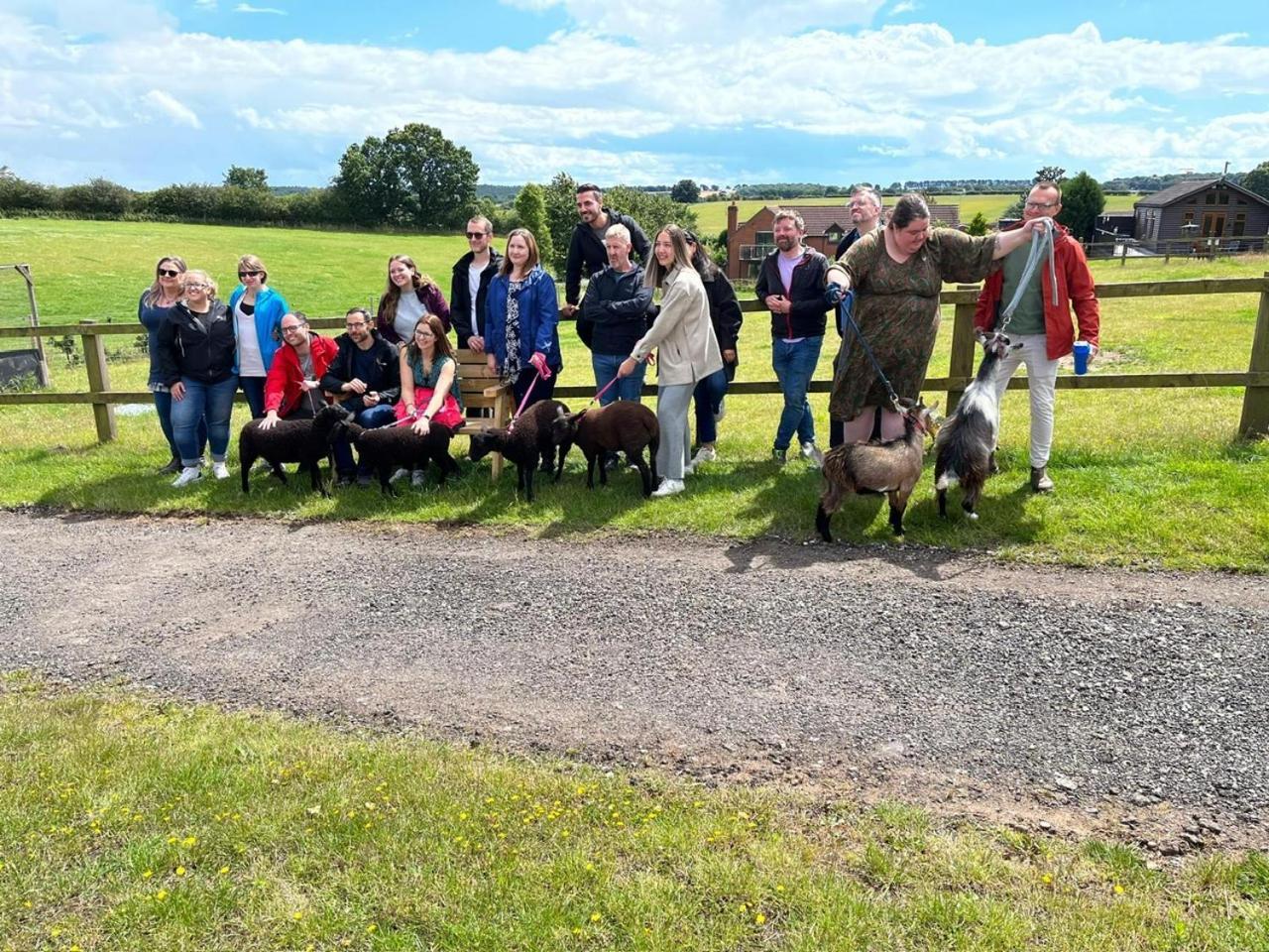 Fairview Farm Holiday Accommodation 14 Luxury Lodges, Cabins, Dog Friendly, Suitable For Couples, Families And Groups, Wedding Guests , Corporate Events, Sleeps 2-65 Guests In Ravenshead, Nottingham Near Sherwood Forest, Set In 88 Acres Екстер'єр фото