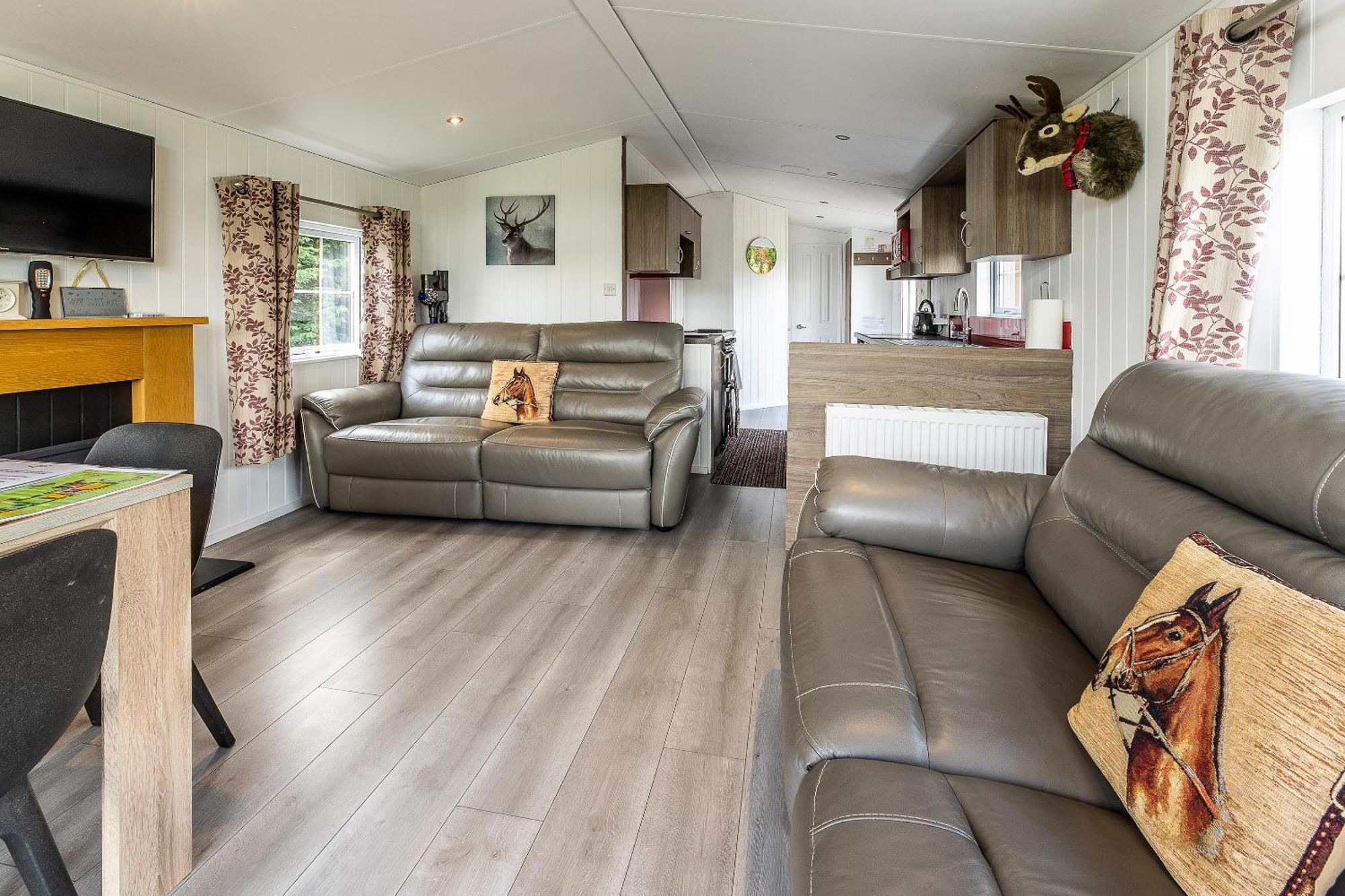 Fairview Farm Holiday Accommodation 14 Luxury Lodges, Cabins, Dog Friendly, Suitable For Couples, Families And Groups, Wedding Guests , Corporate Events, Sleeps 2-65 Guests In Ravenshead, Nottingham Near Sherwood Forest, Set In 88 Acres Екстер'єр фото