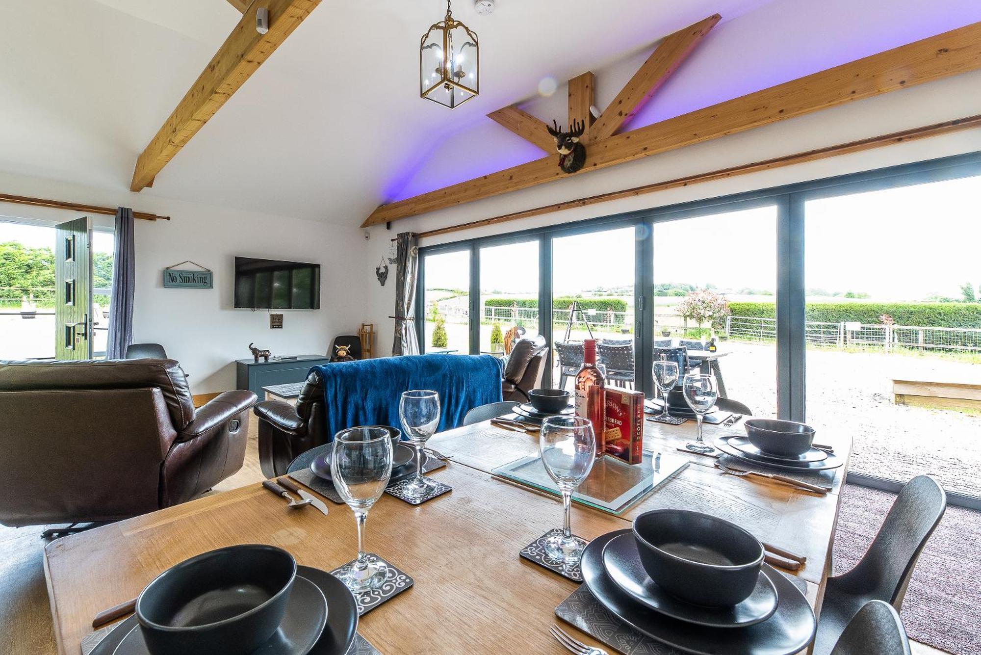 Fairview Farm Holiday Accommodation 14 Luxury Lodges, Cabins, Dog Friendly, Suitable For Couples, Families And Groups, Wedding Guests , Corporate Events, Sleeps 2-65 Guests In Ravenshead, Nottingham Near Sherwood Forest, Set In 88 Acres Екстер'єр фото