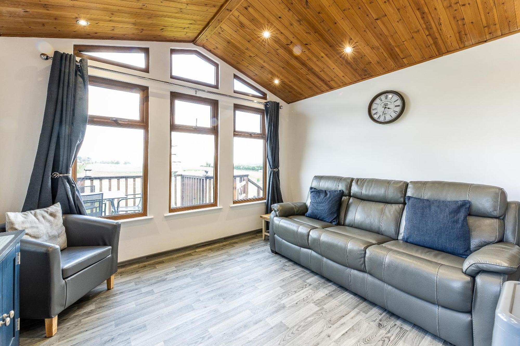 Fairview Farm Holiday Accommodation 14 Luxury Lodges, Cabins, Dog Friendly, Suitable For Couples, Families And Groups, Wedding Guests , Corporate Events, Sleeps 2-65 Guests In Ravenshead, Nottingham Near Sherwood Forest, Set In 88 Acres Екстер'єр фото